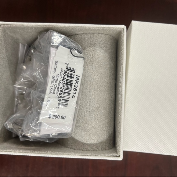 Michael Kors Women’s Mini Slim Runway Two-Tone Watch Silver and Rose - Picture 3 of 7